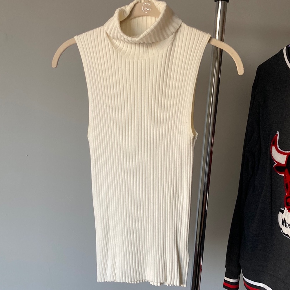 Express Sleeveless Turtleneck Sweater - Cream, Size Small